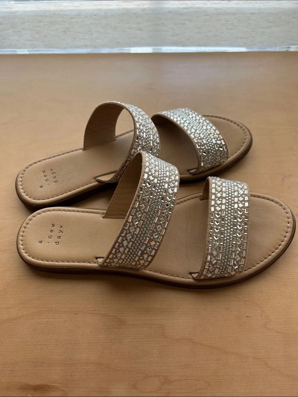 N/A tan silver